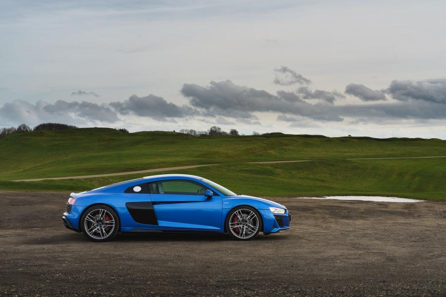  Audi R8 V10 2019 года  (UK) (фото 4 из 79)